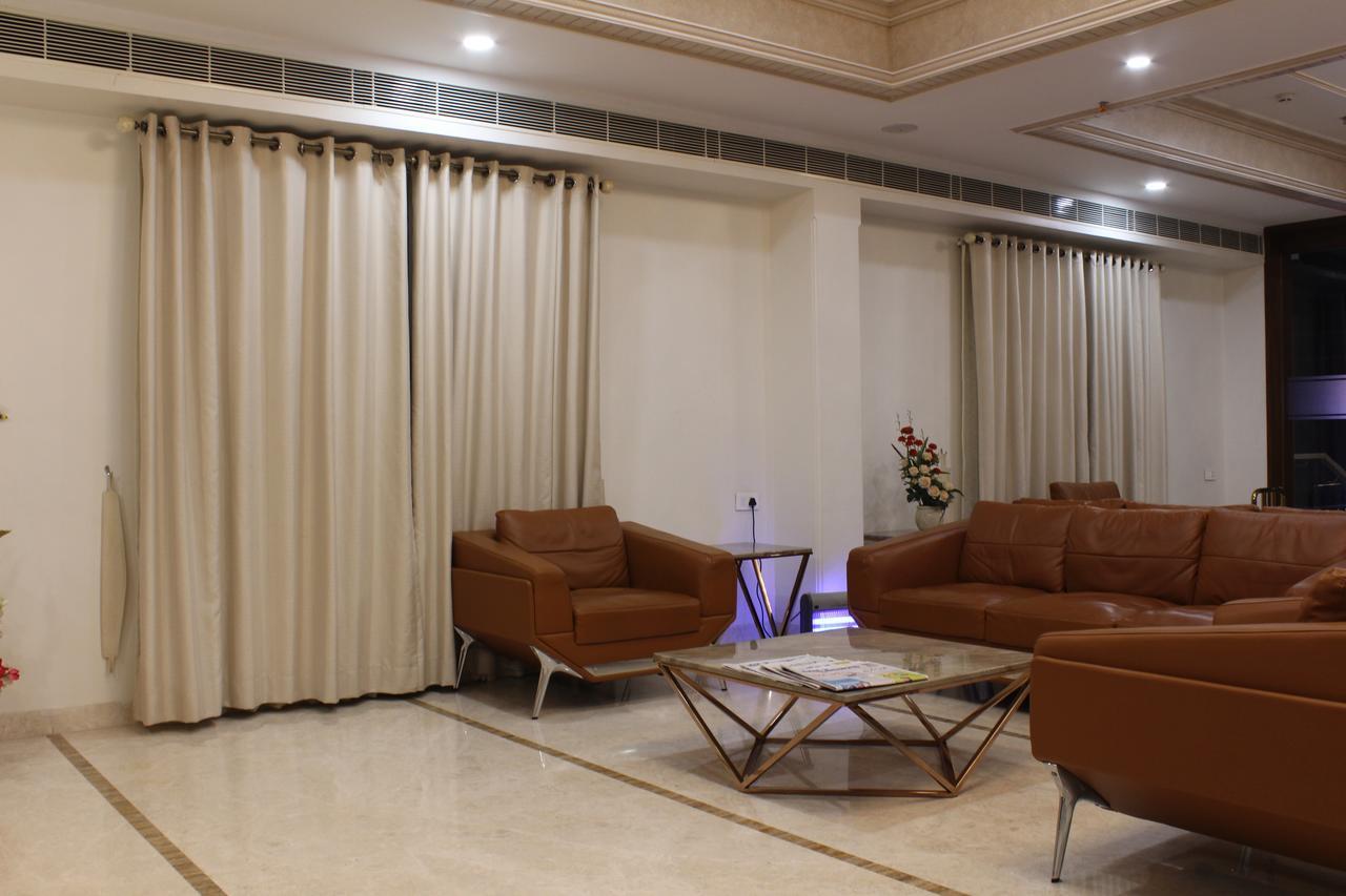 Hotel Grand Gayathri Khammam 外观 照片
