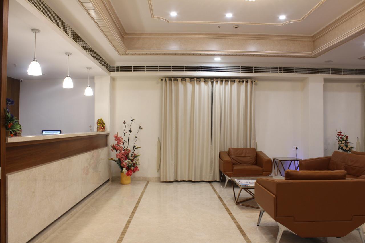 Hotel Grand Gayathri Khammam 外观 照片