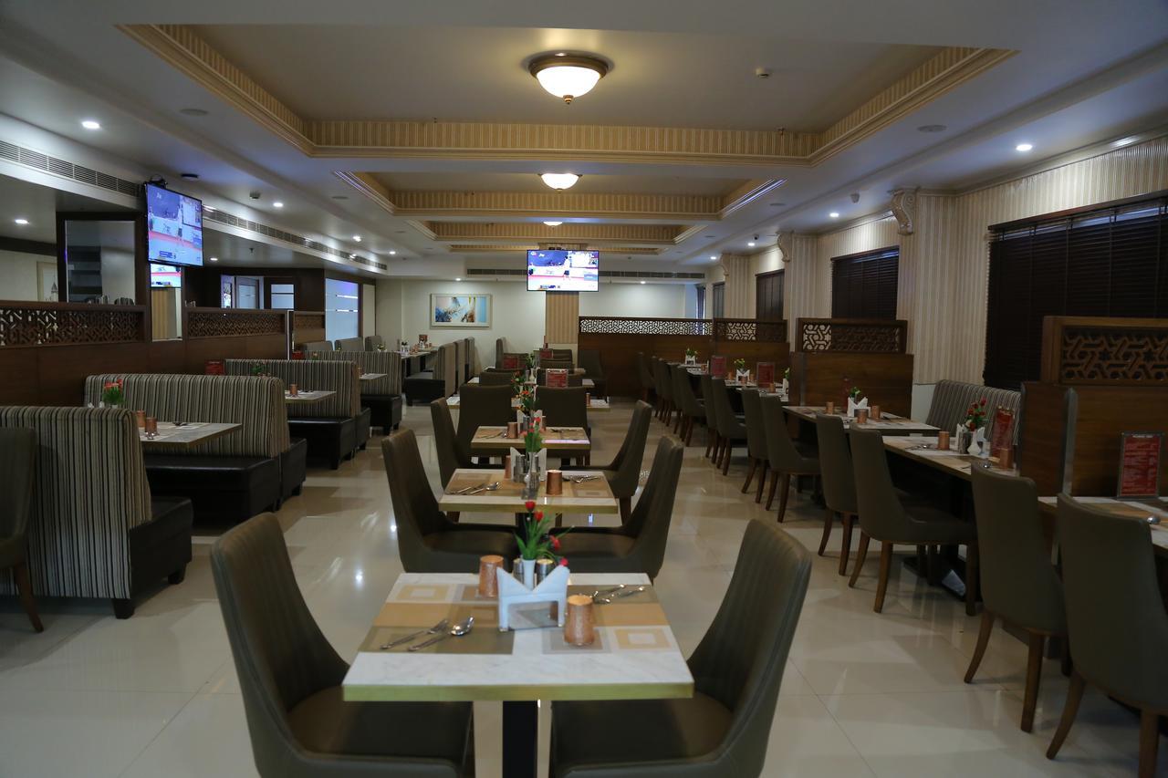 Hotel Grand Gayathri Khammam 外观 照片
