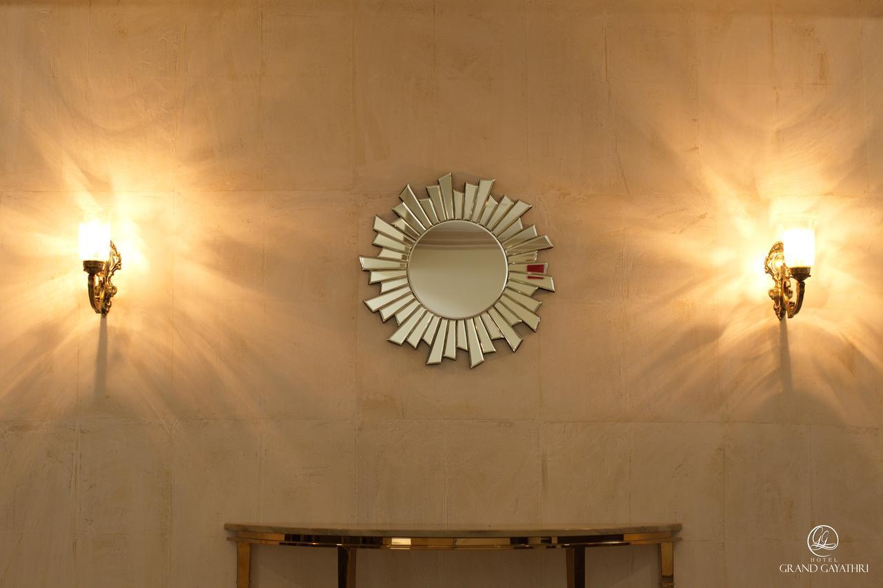 Hotel Grand Gayathri Khammam 外观 照片