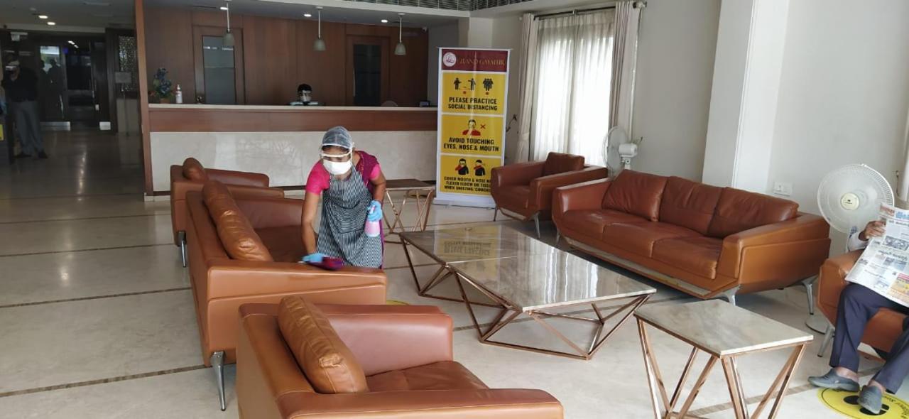 Hotel Grand Gayathri Khammam 外观 照片