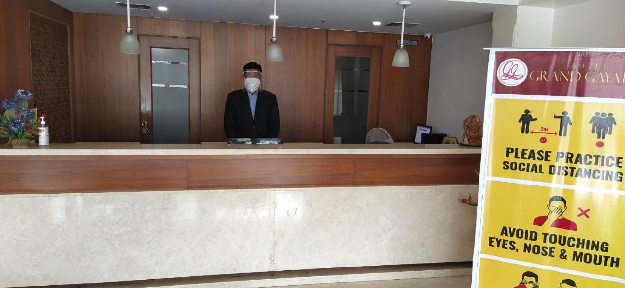 Hotel Grand Gayathri Khammam 外观 照片